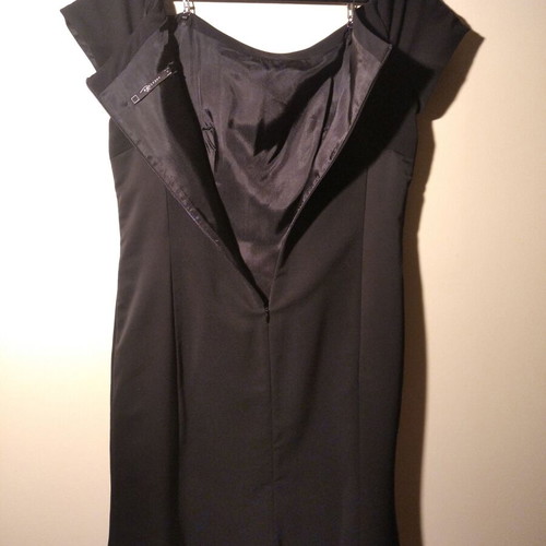 Raxevsky classic line dress size M new, black