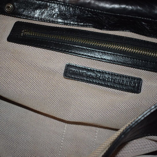 Diane Von Furstenberg Vintage Leather Hand Bag like new, black
