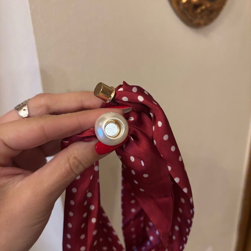Scarves with magnetic clasp and pearl, new, white and red