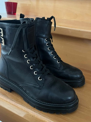 Μπότες Steve Madden μαύρες δερμάτινες σαν καινούργιες, νούμερο 37