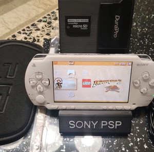 Sony psp 1004 phat original white rare πλήρες πακέτο με παιχνίδια! λευκό