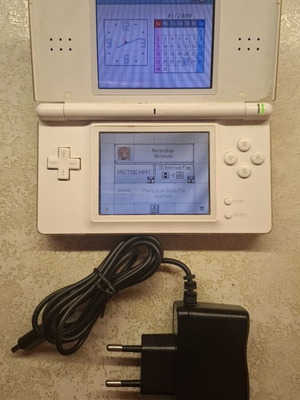 Nintendo DS Lite μεταχειρισμένο, λειτουργικό με φορτιστή και ένα παιχνίδι