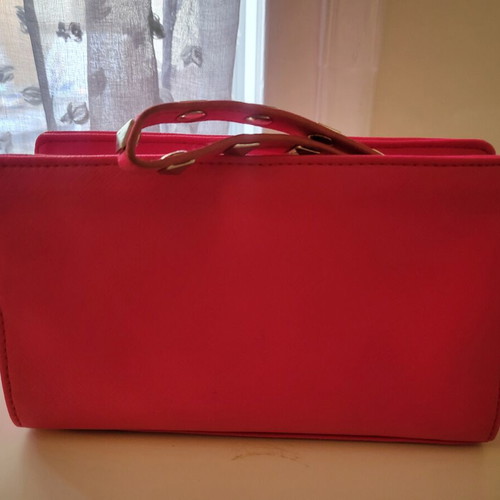 Victoria's Secret toiletry bag, fuchsia pink