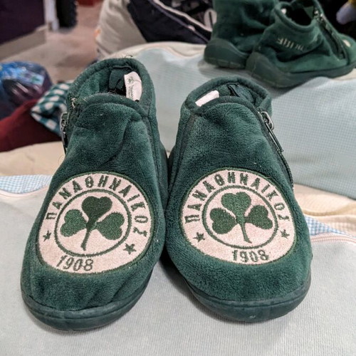 Pao slippers used, size 24, in good condition
