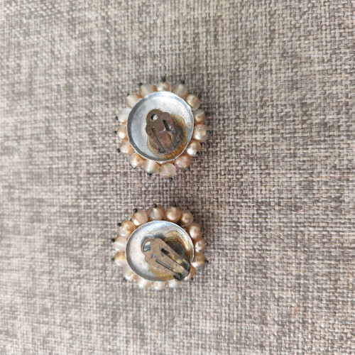 Clip-on earrings like new