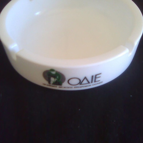 Ashtrays set of 8 like new