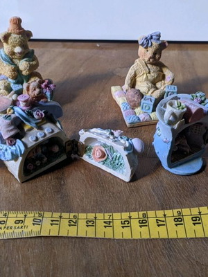 Decorative figurines used