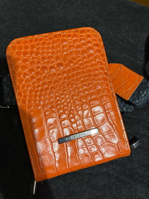 Bonendis leather phone case new with strap