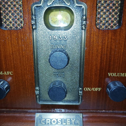 Vintage Crosley Retro AM/FM wooden radio like new