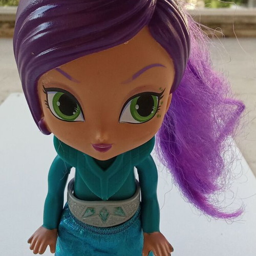 Zeta doll from Shimmer and Shine used