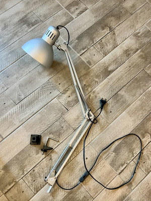 Ikea φωτιστικό γραφείου σαν καινούργιο