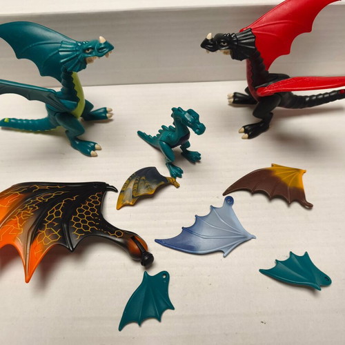 Playmobil dragons used, assorted sizes and wings