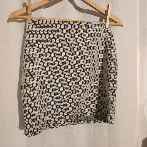 Mini skirt Zara used with subtle diamond pattern