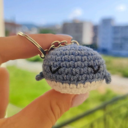 Knitted whale keychain new, handmade in sky blue and white