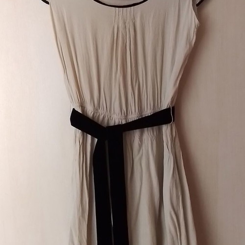 Zara dress short ecru with black velvet belt