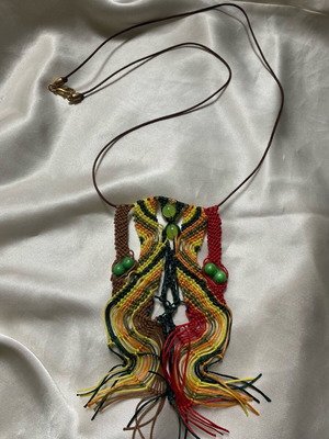 Macrame κολιέ σαν καινούργιο, κόκκινο και πολύχρωμο χειροποίητο
