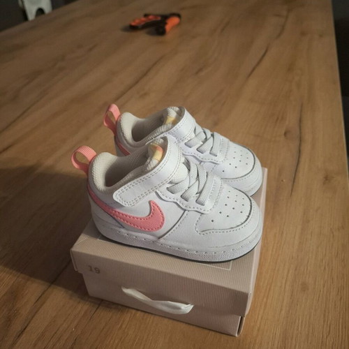 Nike shoes size 19.5 like new for girls