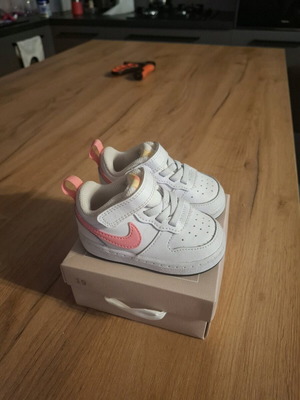 Nike shoes size 19.5 like new for girls