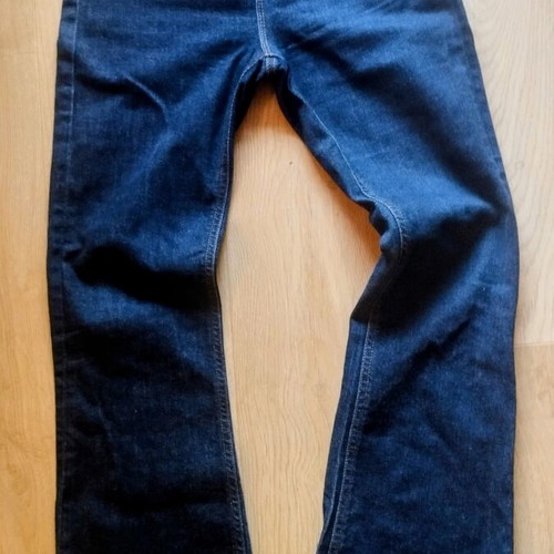 Women's jeans pack of 4, W28L32, like new condition