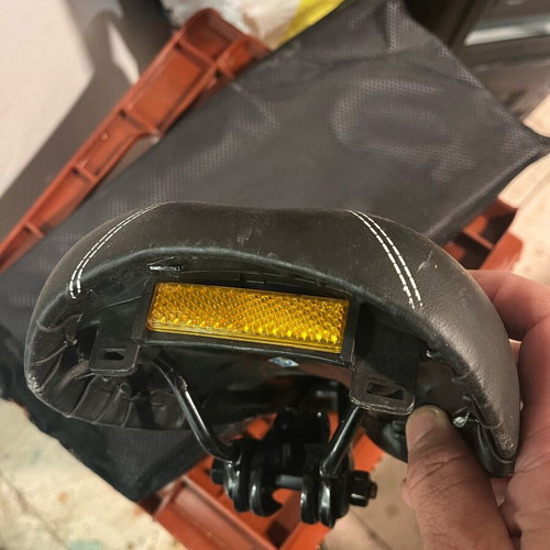 Anatomical bicycle saddle like new