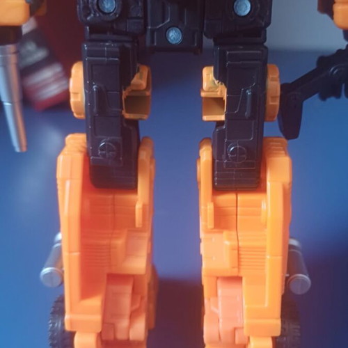 War for Cybertron Voyager and Deluxe class Autobots Grapple and Hoist figures like new