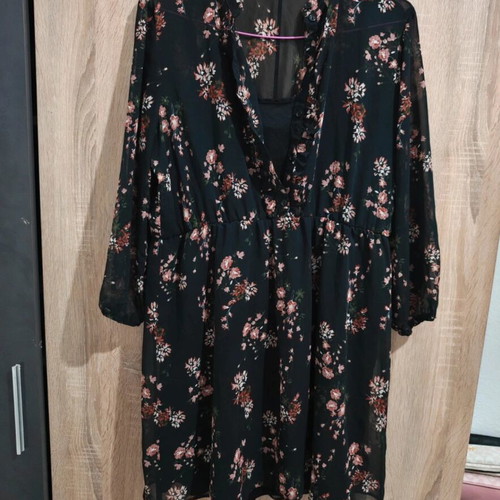 Dresses size M, like new, pack of 2, colorful