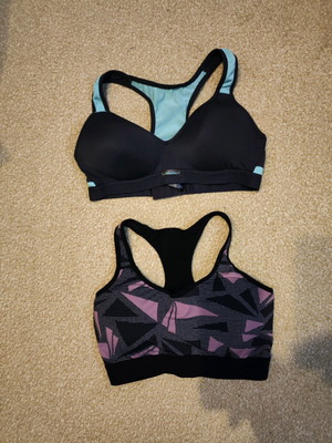 Sports bra and bra small like new, set