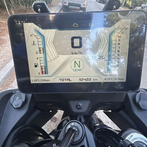 Qj Srt 550 motorcycle like new, 550 cc, manual transmission