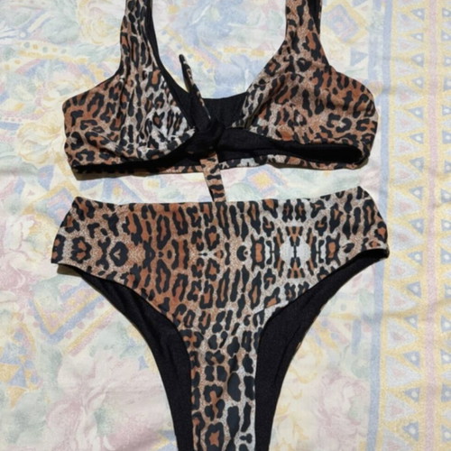 SunSetGo double face bikini set like new, size M/L, black and leopard