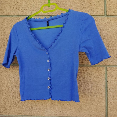 Only blue short sleeve top, size M