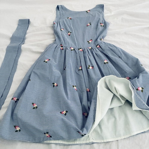 Moutaki romantic dress 100% cotton like new with embroidery and belt