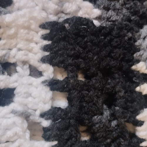 Handmade knitted wool blanket with two pillowcases, like new