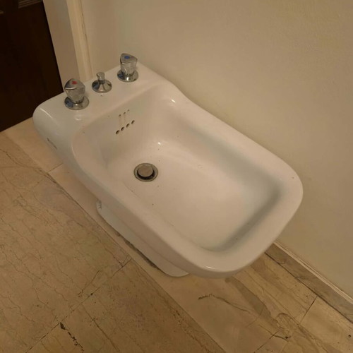 Ideal Standard bidet used, clean and ready to use