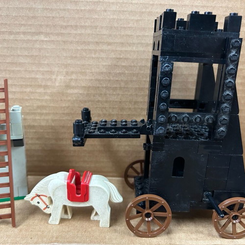 Lego 6061 Siege Tower 1984 used, with wear and missing parts