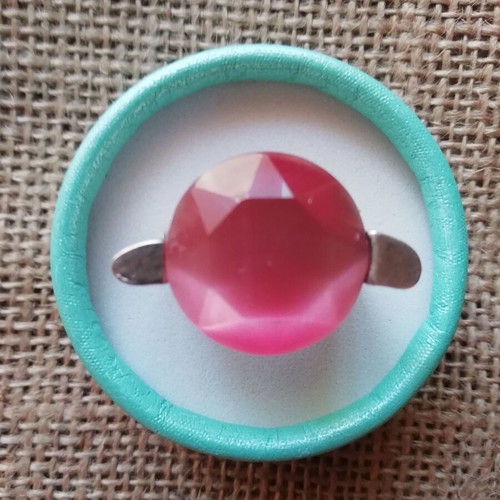 Steel solitaire ring with pink zircon color like new