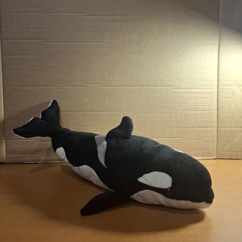 Whale plush toy like new, 14cm height
