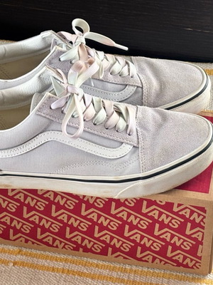 Vans athletic shoes used, size 40.5, purple and turquoise