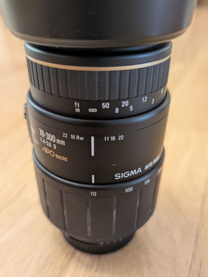 Sigma 70-300mm f/4-5.6 APO Macro lens for Nikon bodies like new