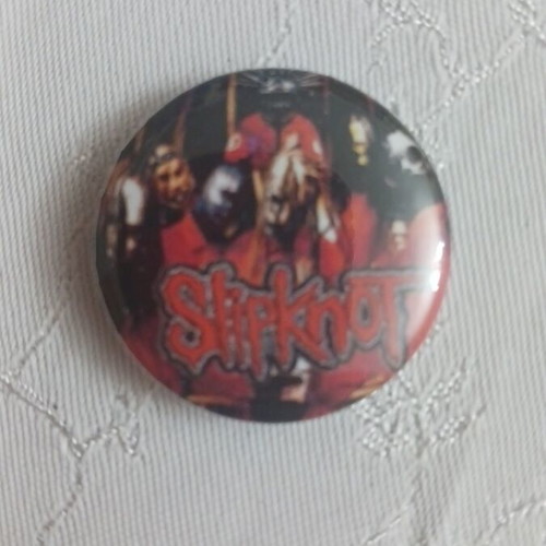 Badges new, 3.2 cm pins, large selection