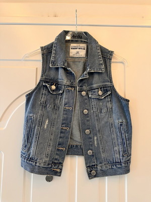 Denim vest size 32 (XXS) with necklace