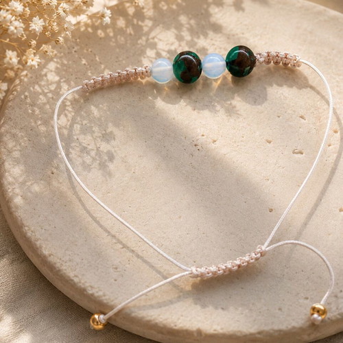 Bracelet with energy stones new, beige