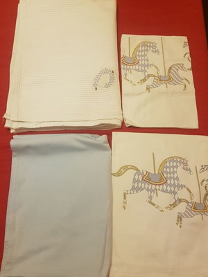 Anemos baby bedding set like new with blanket and pillowcase