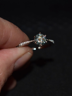Silver plated moissanite solitaire ring 1.00 carat new with certificate
