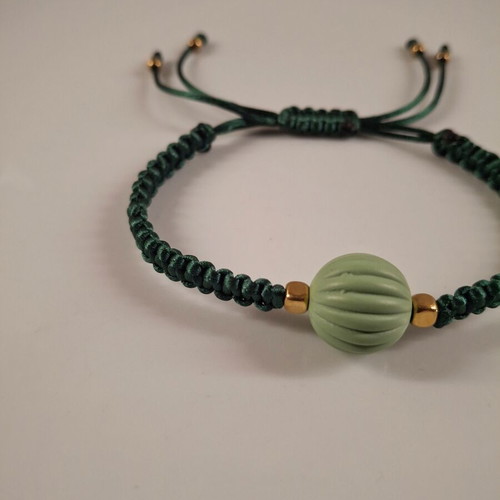 Handmade macrame bracelet with large green acrylic bead like new
