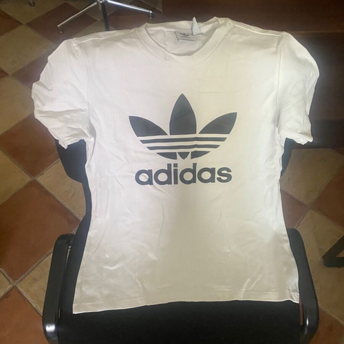Adidas T shirts like new, pack of 2, black and white, size S