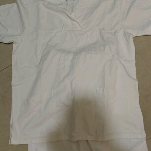 Unisex large hospital scrubs like new, set of 2 pieces