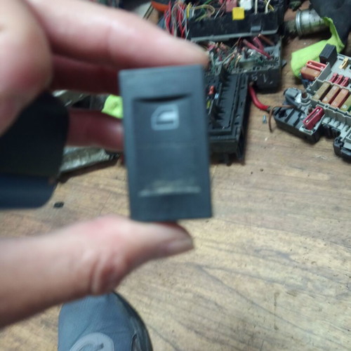 Button for electric windows VW Polo Classic used, 6N0959855B