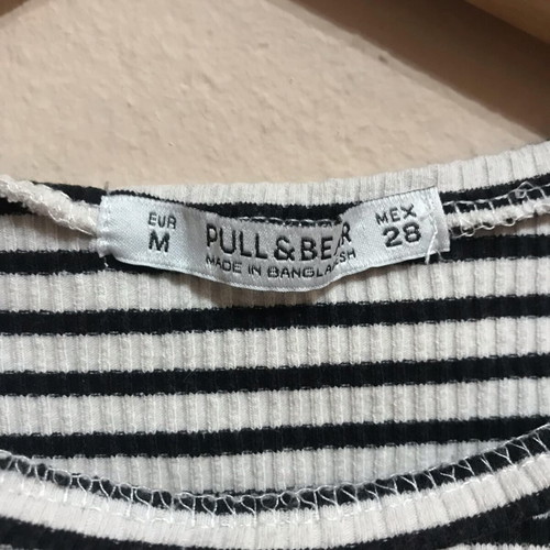 Black and white ribbed crop top Pull & Bear like new, size Medium