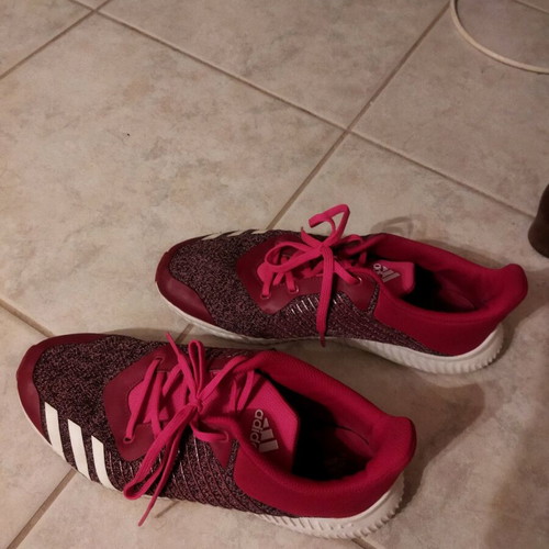 Adidas women's athletic shoes 39.5 like new pink