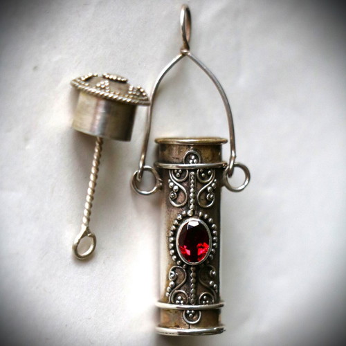 Sterling Silver 925 Granada Hidden Box Pendant New